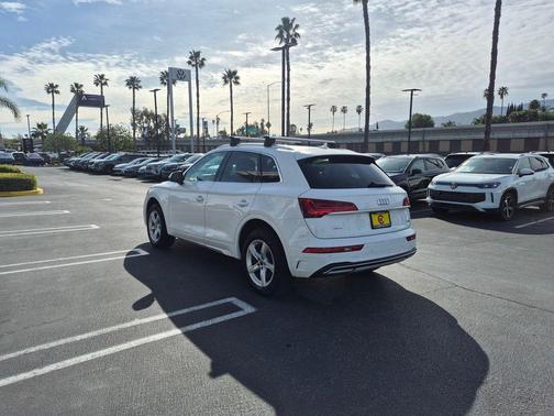 2023 Audi Q5 40 Premium