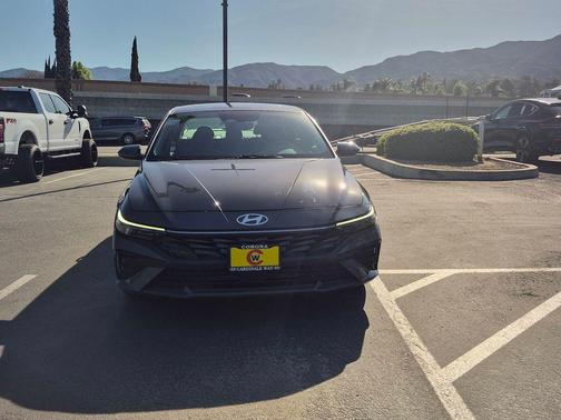 2025 Hyundai ELANTRA SEL