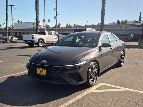 2025 Hyundai ELANTRA SEL