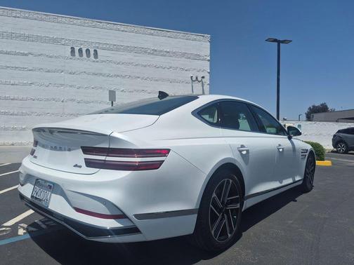 Uyuni White 2026 Genesis G80 2.5T Advanced AWD