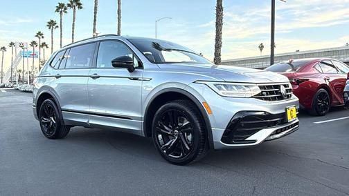 2023 Volkswagen Tiguan 2.0T SE R-Line Black