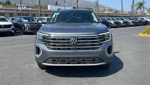 2025 Volkswagen Atlas 2.0T SE w/Technology 4MOTION