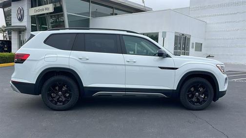 2025 Volkswagen Atlas 2.0T Peak Edition