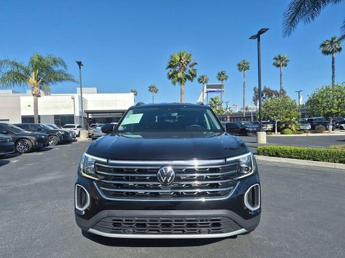 Deep Black Pearl 2025 Volkswagen Atlas 2.0T SE