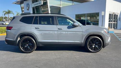 2025 Volkswagen Atlas 2.0T SE w/Technology