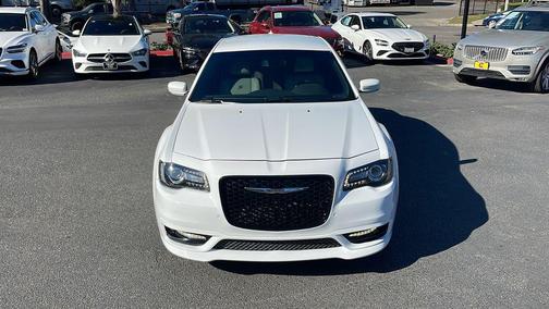 2018 Chrysler 300 S