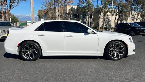 2018 Chrysler 300 S