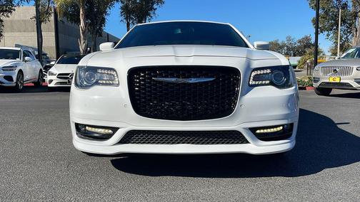 2018 Chrysler 300 S