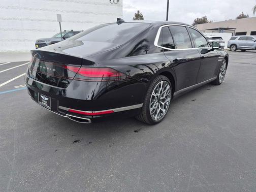 Vik Black 2023 Genesis G90 3.5T e-SC AWD
