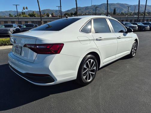 Pure White 2023 Volkswagen Jetta 1.5T S