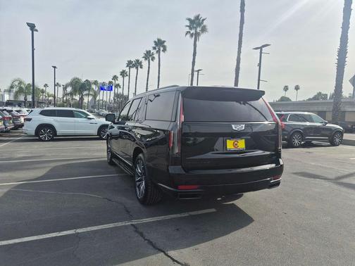 2022 Cadillac Escalade ESV Sport