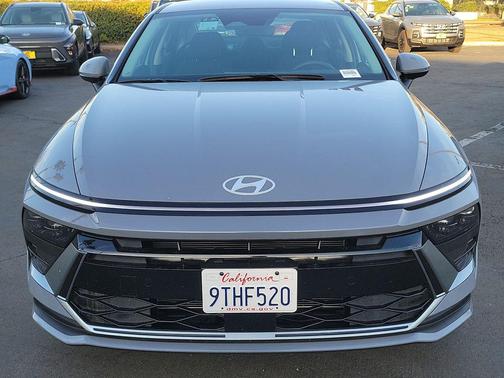2025 Hyundai SONATA SE
