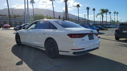 2022 Audi A8 L 55 TFSI quattro Tiptronic