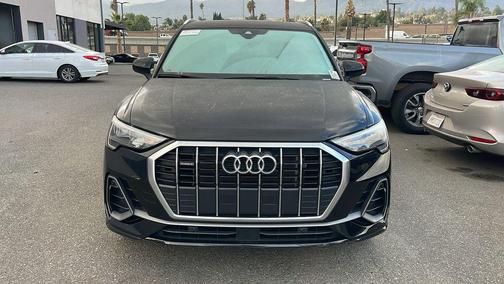 2022 Audi Q3 45 S line Premium