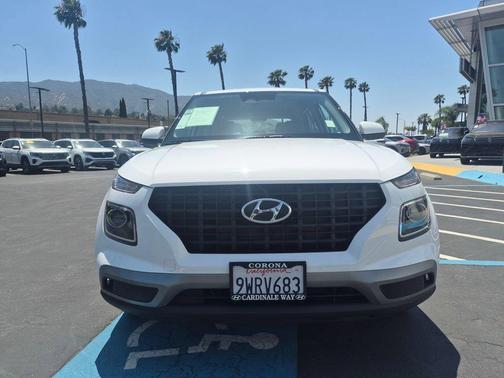 Lunar White 2026 Hyundai VENUE SE