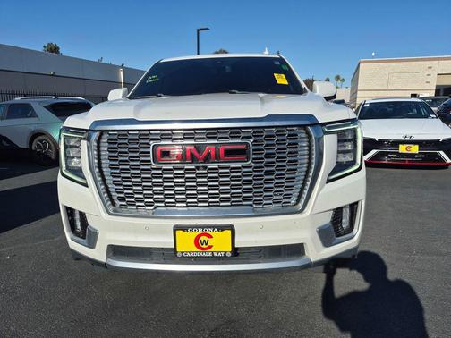 White Frost Tricoat 2021 GMC Yukon Denali