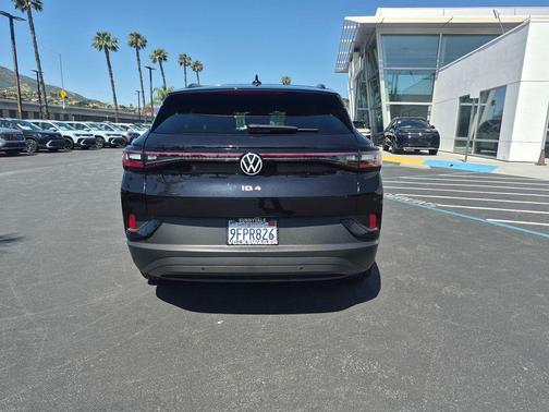 Deep Black 2023 Volkswagen ID.4 Pro
