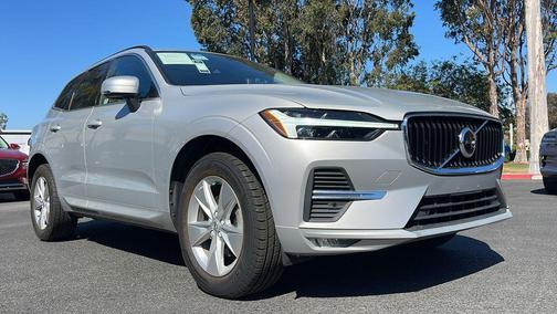 2022 Volvo XC60 B5 Momentum