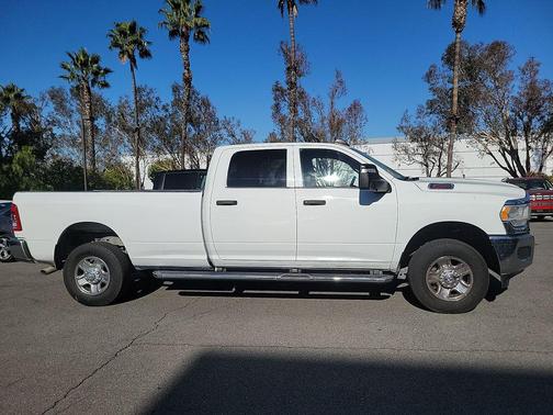 2024 RAM 2500 Tradesman Crew Cab 4x4 8' Box