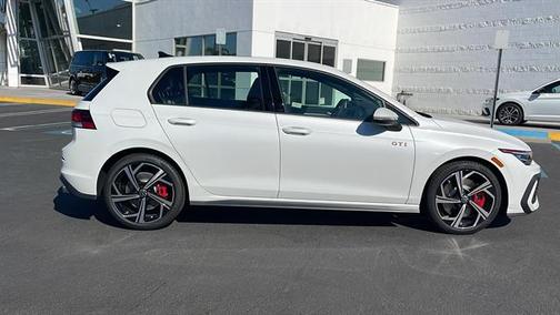 2025 Volkswagen Golf GTI 2.0T SE DSG