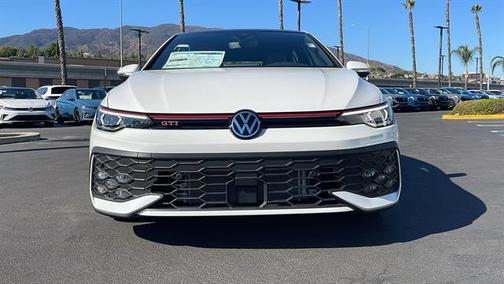 2025 Volkswagen Golf GTI 2.0T SE DSG