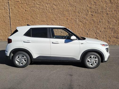 2021 Hyundai VENUE SE