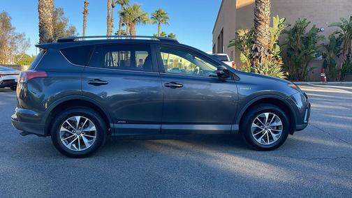 2018 Toyota RAV4 Hybrid XLE