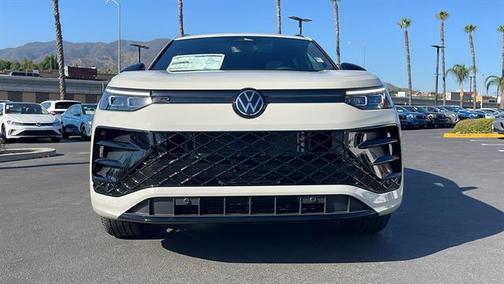 2025 Volkswagen Tiguan 2.0T SE R-Line Black