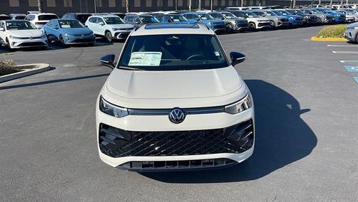 2025 Volkswagen Tiguan 2.0T SE R-Line Black