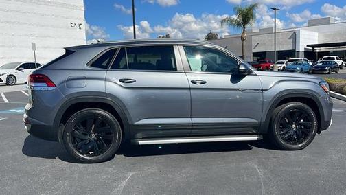 2022 Volkswagen Atlas Cross Sport 2.0T SE w/Technology