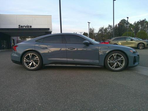 2024 Audi e-tron GT Premium Plus quattro