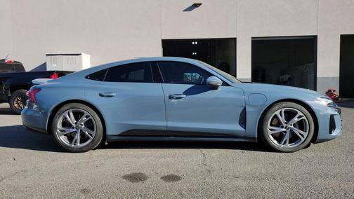 2024 Audi e-tron GT Premium Plus quattro