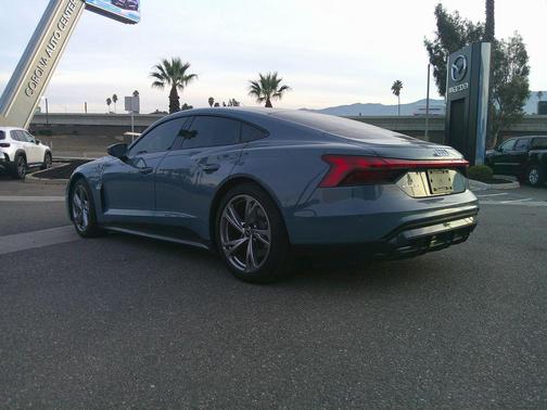 2024 Audi e-tron GT Premium Plus quattro