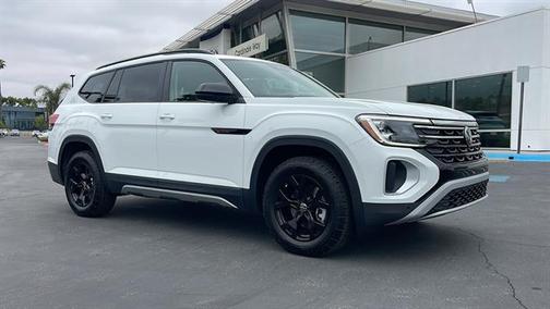 2025 Volkswagen Atlas 2.0T Peak Edition