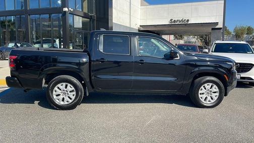 2023 Nissan Frontier SV