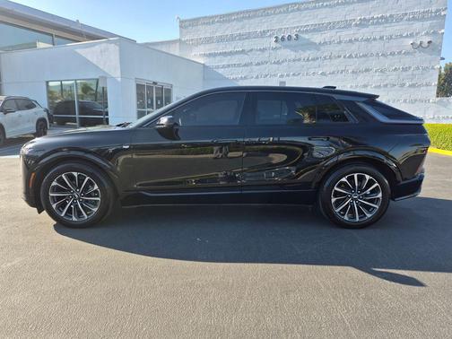 Stellar Black Metallic 2024 Cadillac LYRIQ Sport