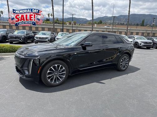 Stellar Black Metallic 2024 Cadillac LYRIQ Sport