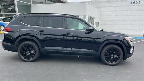 2025 Volkswagen Atlas 2.0T SE w/Technology 4MOTION