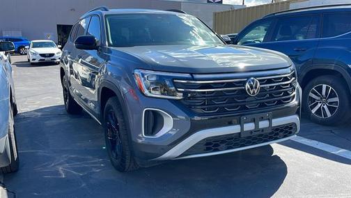 2025 Volkswagen Atlas 2.0T Peak Edition
