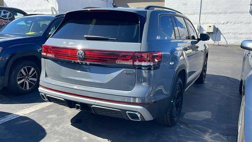 2025 Volkswagen Atlas 2.0T Peak Edition