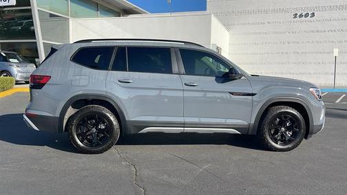 2025 Volkswagen Atlas 2.0T Peak Edition