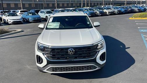 2026 Volkswagen Atlas Cross Sport 2.0T SE w/Technology