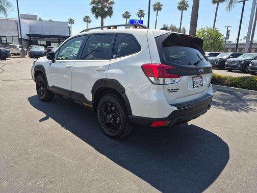 Crystal White Pearl 2025 Subaru Forester Wilderness