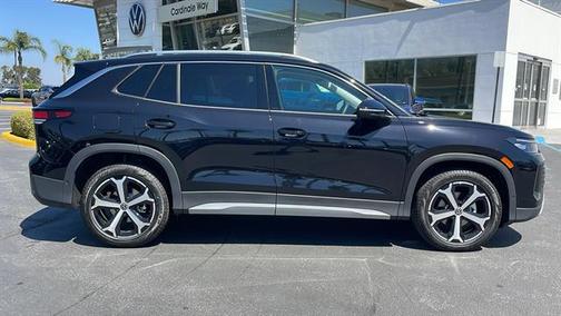 2025 Volkswagen Tiguan 2.0T SE