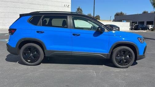 2025 Volkswagen Taos 1.5T SE Black