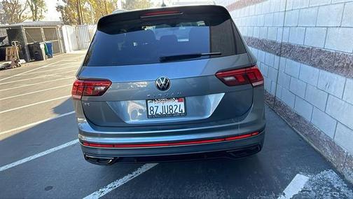 2022 Volkswagen Tiguan 2.0T SE R-Line Black