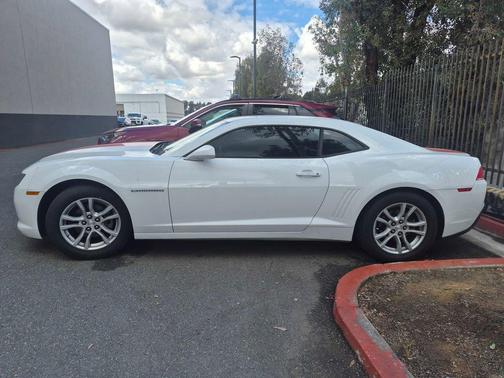 Summit White 2015 Chevrolet Camaro 1LT