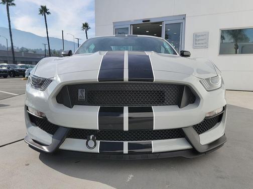 2017 Ford Shelby GT350 Base