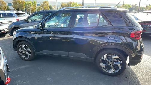 2023 Hyundai VENUE SEL