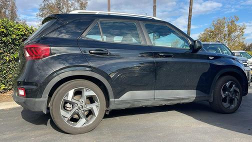 2023 Hyundai VENUE SEL